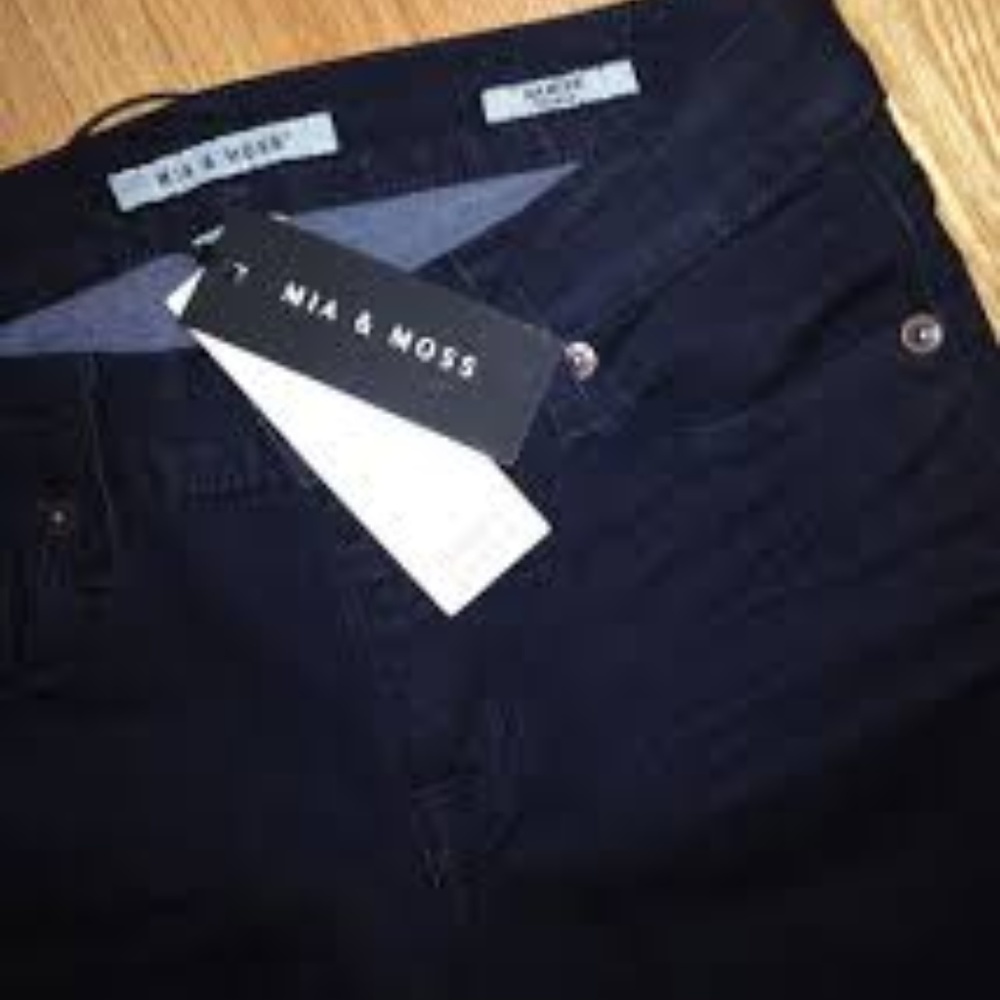 Dark skinny jeans